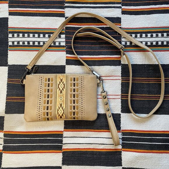 Montana West Handbags - NWOT Montana West Leather Wristlet/Clutch/Crossbody Purse. Aztec Embossed. USA.
